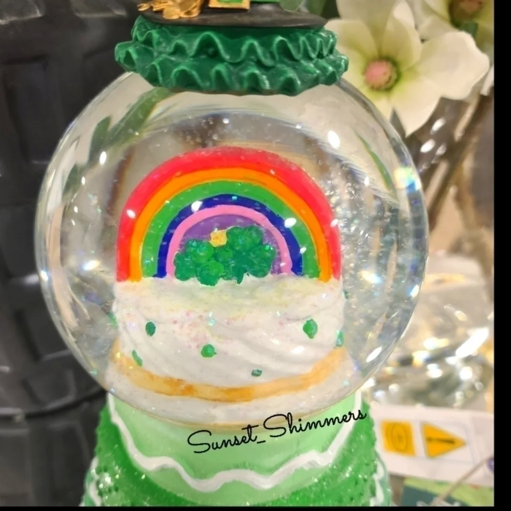 St Patricks Day Light up Gingerbread Tier Cake Rainbow Lucky Shamrock Snowglobe